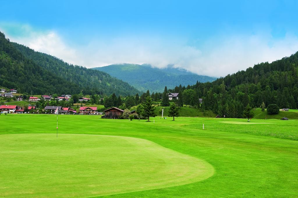 Parkhotel Wallgau 4 Sterne Superior Alpenjuwel Mit Spa Genuss, Golf & Wellness In Der Karwendel-Region Tradition Trifft Eleganz Im Stilvollen Rueckzugsort Ngoại thất bức ảnh