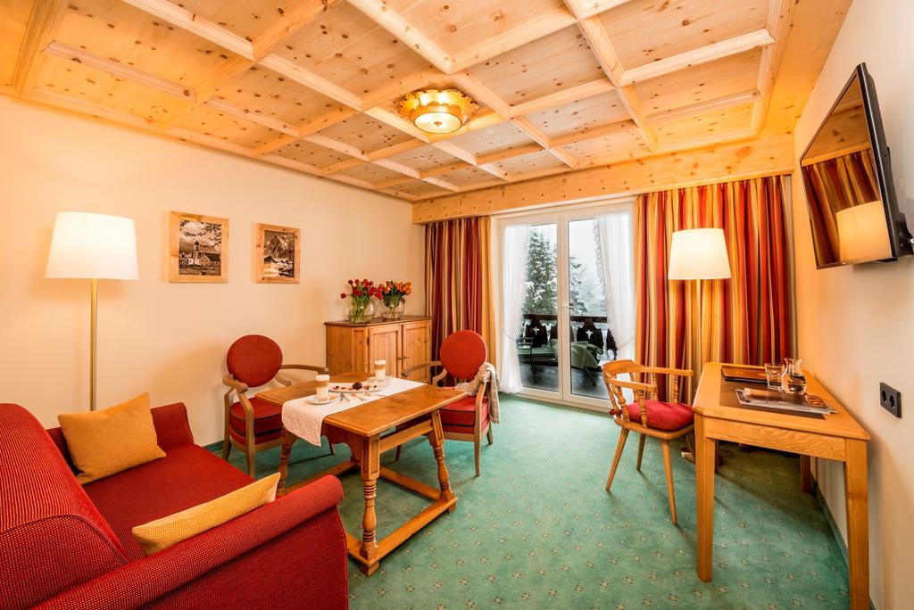 Parkhotel Wallgau 4 Sterne Superior Alpenjuwel Mit Spa Genuss, Golf & Wellness In Der Karwendel-Region Tradition Trifft Eleganz Im Stilvollen Rueckzugsort Ngoại thất bức ảnh